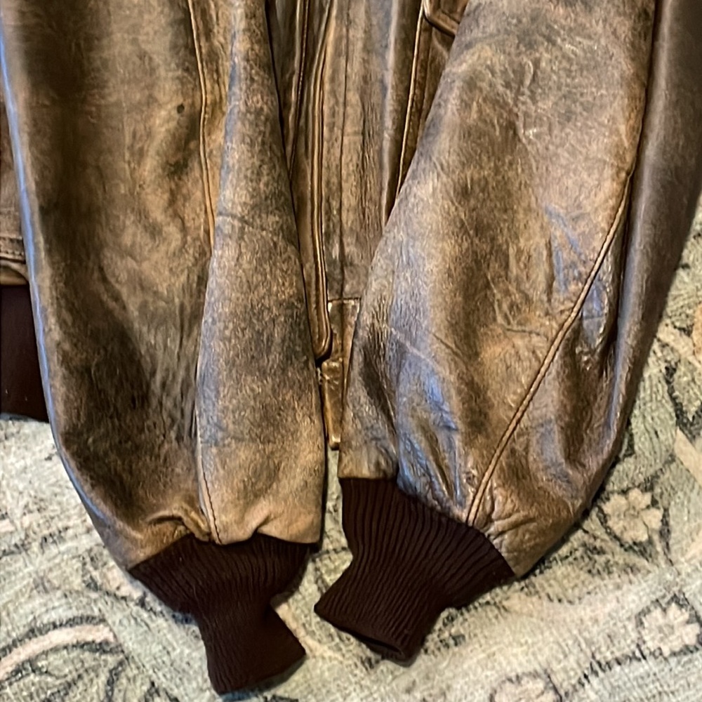 MUST SEE—Vintage Schott Bros leather G-1 Flyers jacket. Great shape. Made in USA - Picture 12 of 16